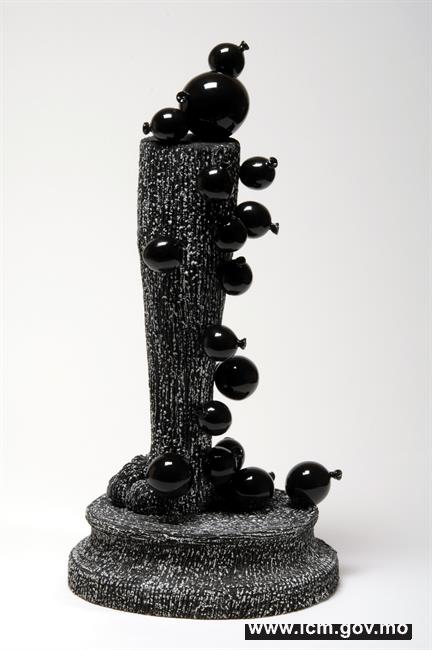 20190605091732_07-加布里埃爾．萬博  雪 (2012)  

陶瓷  61 x 35 x 24厘米  作品由南光（集團）有限公司提供